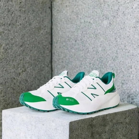 Women’s 9 FIGS x NEW BALANCE 3447 Evergreen Green White Comfort Sneakers NWB - Picture 2 of 13